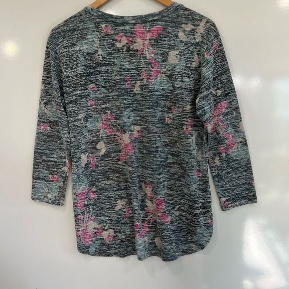 Van Heusen medium women’s blouse- bundle of 2 - Picture 11 of 11